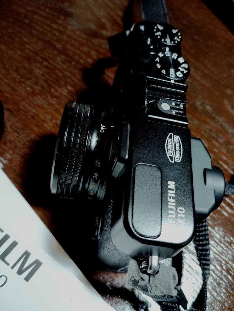 FUJIFILM　Ｘ10　高級コンパクトデジカメ　ＭＡＤＥＩＮ ＪＡＰＡＮ