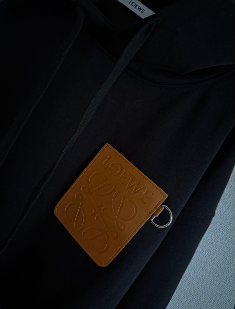 LOEWE アナグラム ブラックパーカー