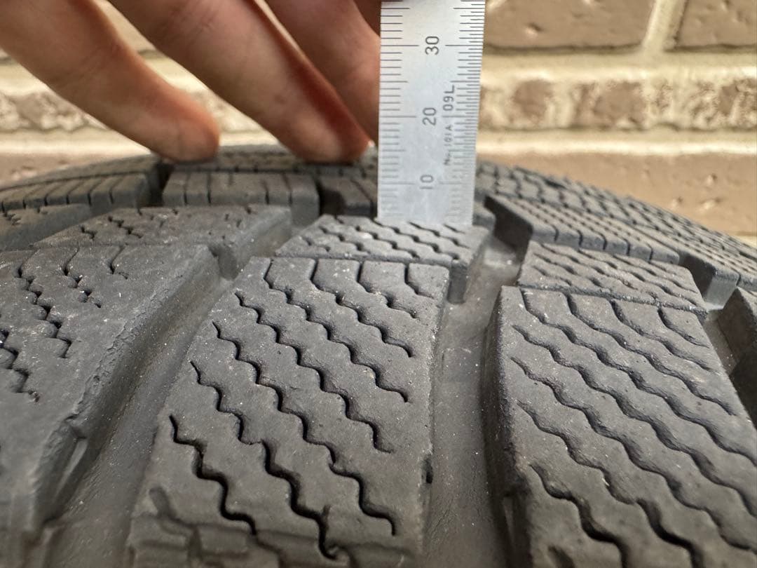 アルファード／ベルファイア TOYO16インチスタッドレス 純正ホイール付