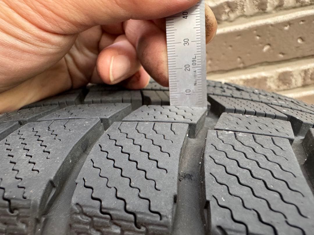 アルファード／ベルファイア TOYO16インチスタッドレス 純正ホイール付