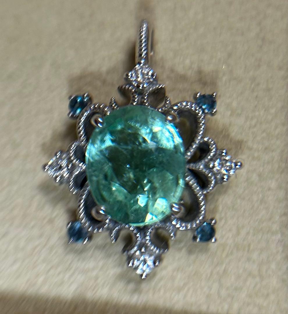 ベーネベーネ　K18WG トルマリンペンダント