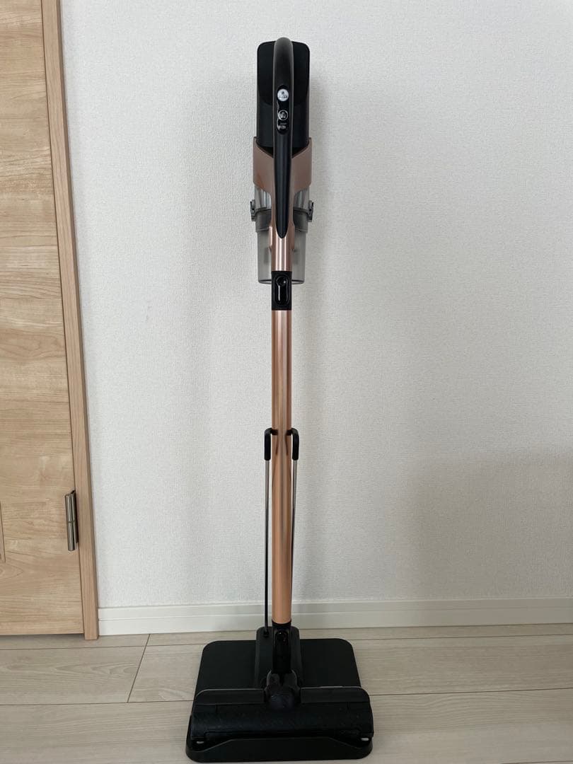 掃除機　コードレスクリーナー　TOSHIBA 2021年