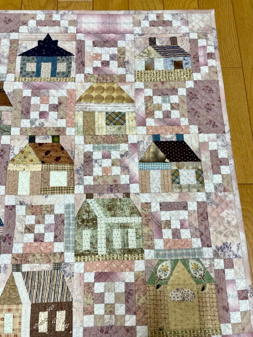 パッチワークキルト　タペストリー　ハウス