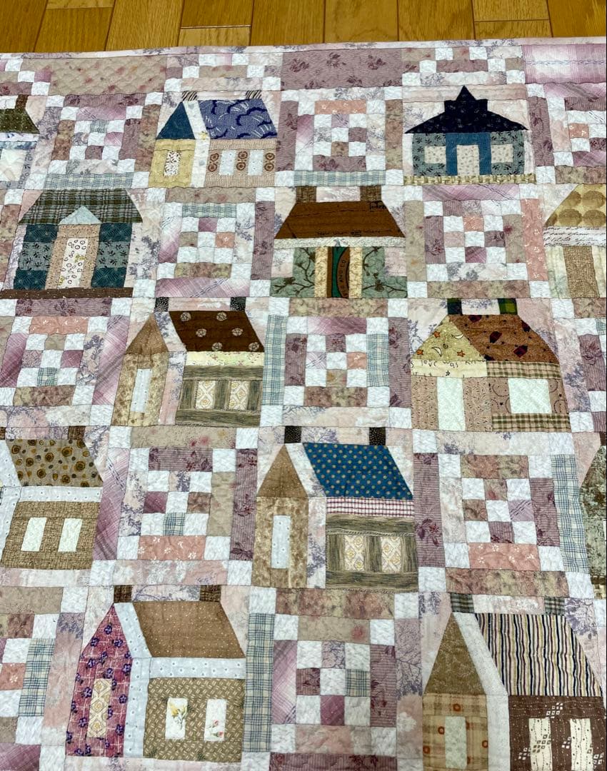 パッチワークキルト　タペストリー　ハウス