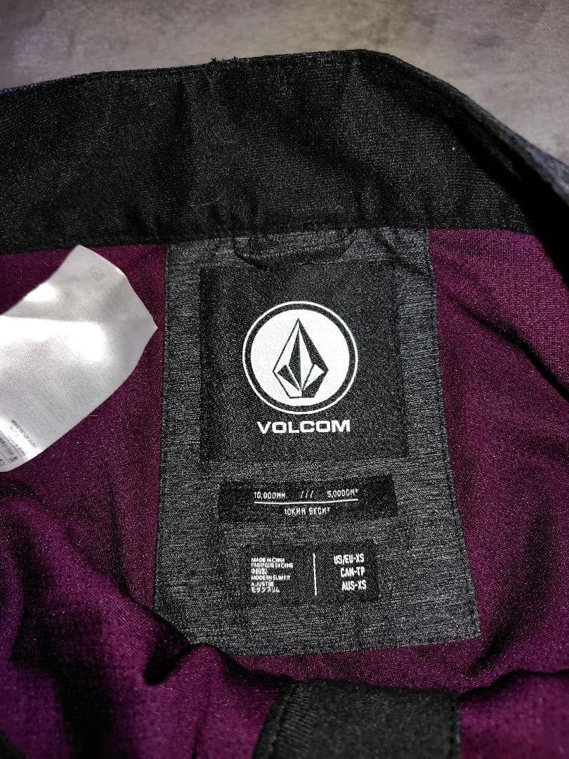 VOLCOM スノボウェア　上下　新品タグ付き　S　XS
