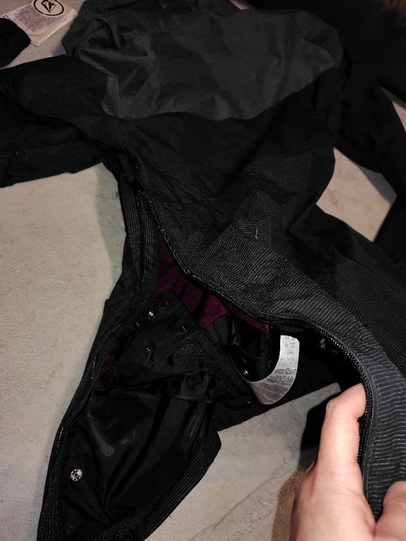 VOLCOM スノボウェア　上下　新品タグ付き　S　XS