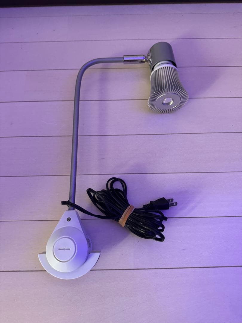 カミハタネオアーム バイタルウェーブ UVA370 5W 放熱フィン付きライト