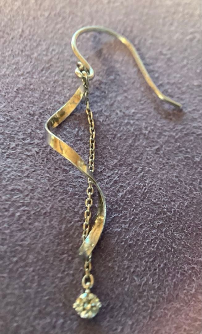 Pt900 ダイヤモンド ウェーブピアス 片耳 箱付き