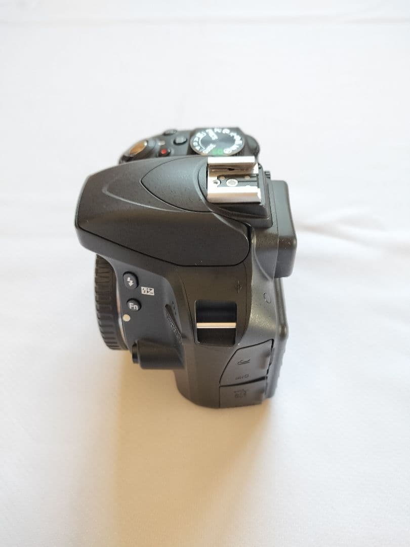 Nikon D3300 18-55 VR II Kit 美品