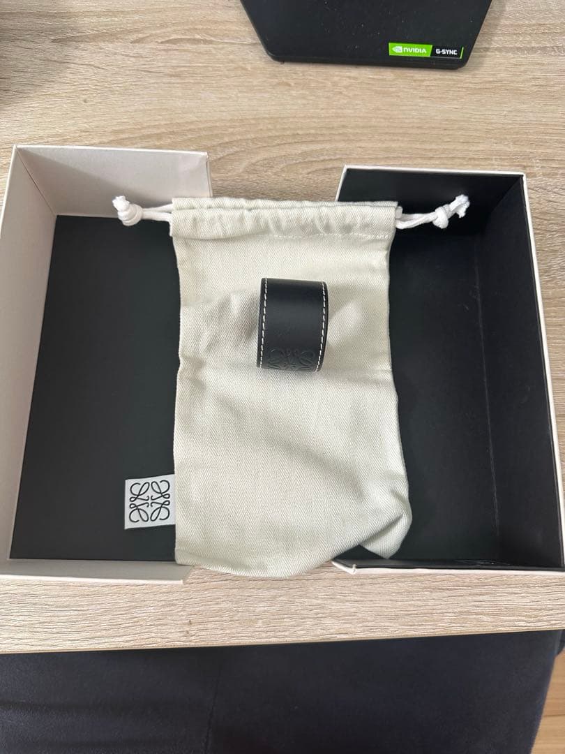 LOEWE レザーバングル スラップブレスレットスモール　ブラック