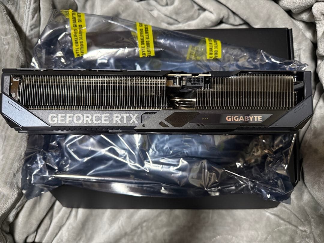 美品 RTX5090 GIGABYTE GAMING OC 32GB