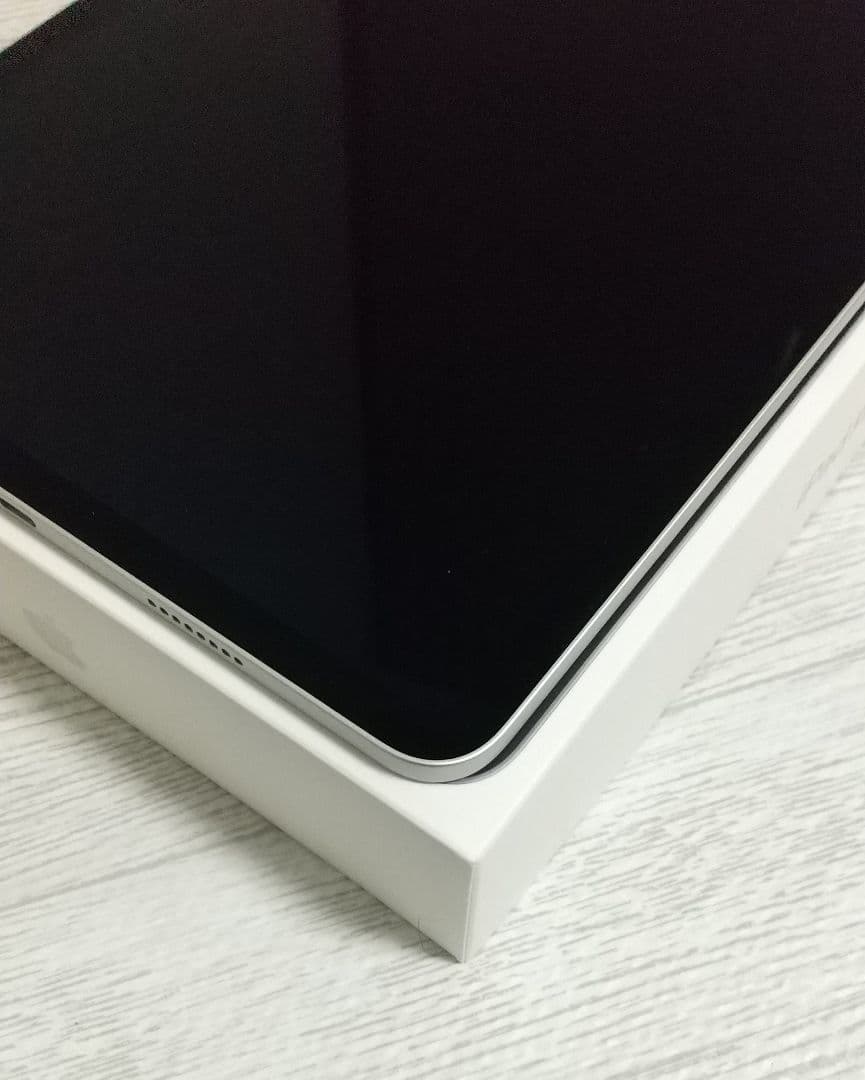 美品 iPadPro 11インチ 第3世代 128GB wifiモデル シルバー