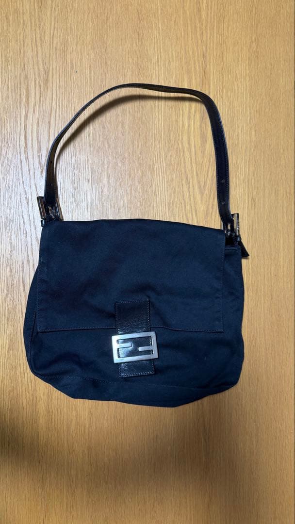 美品フェンディ　マンマバケット　コットンジャージー　ショルダーバッグブラック　黒