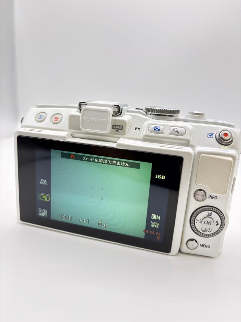 OLYMPUS PEN E-PL6 ホワイト