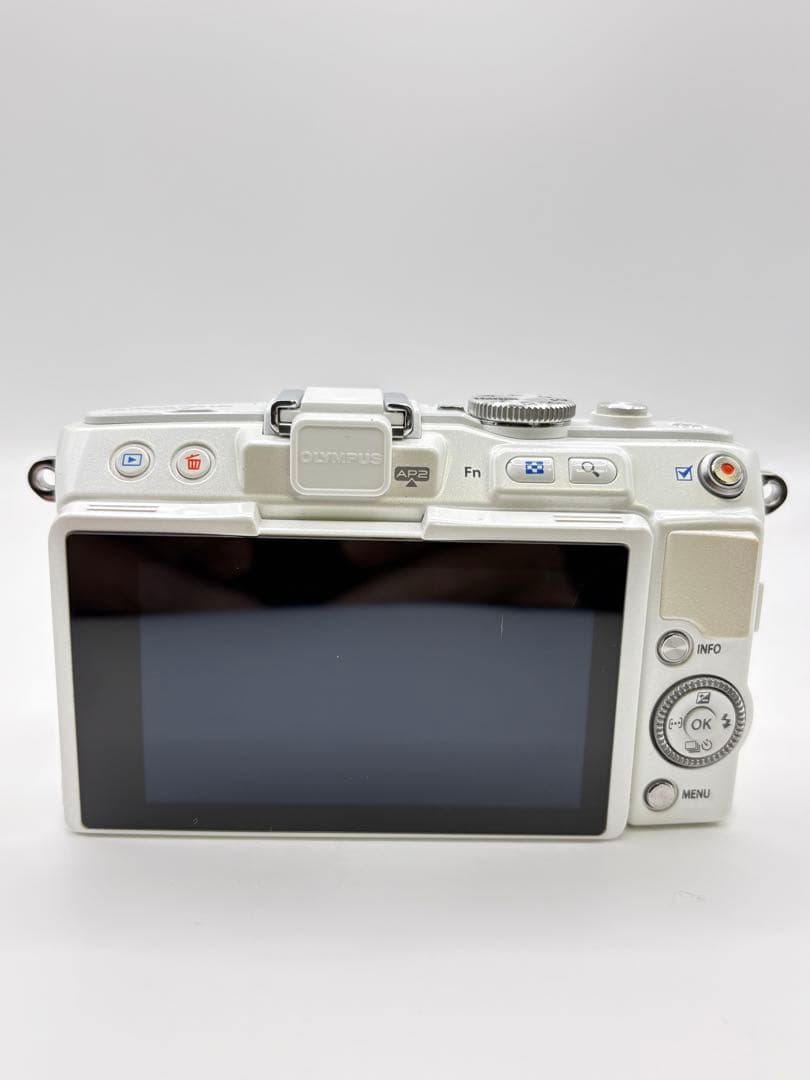 OLYMPUS PEN E-PL6 ホワイト