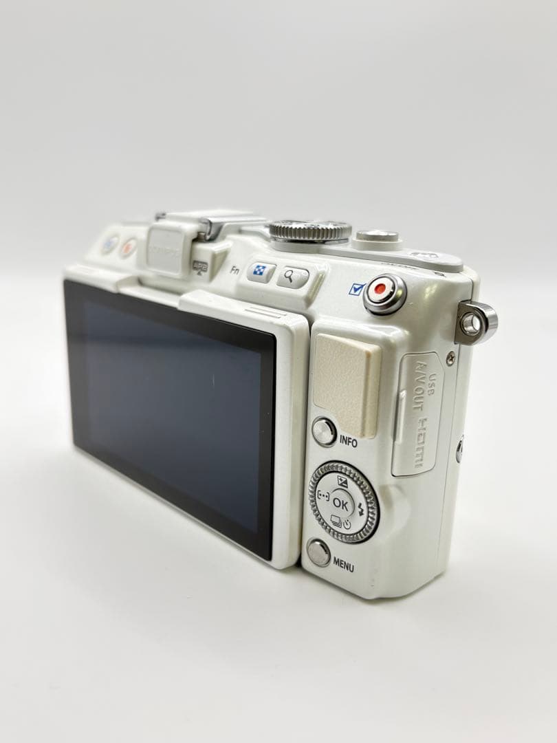 OLYMPUS PEN E-PL6 ホワイト