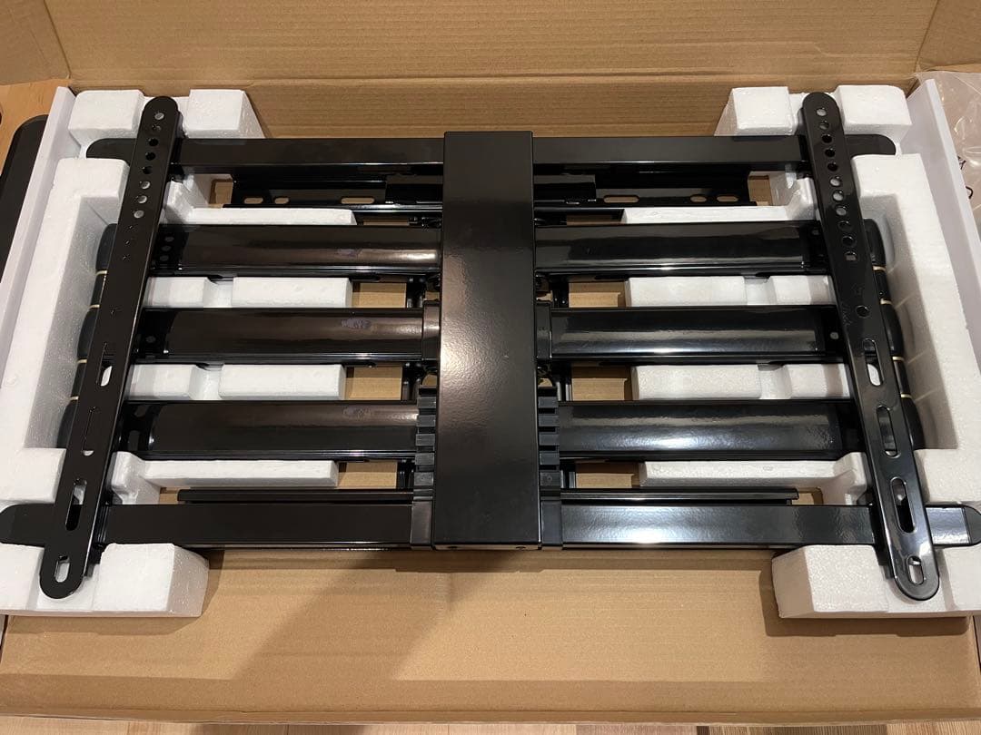 【開封済・未使用品】アーム式テレビ壁掛け金具 ブラック 37-102インチ対応