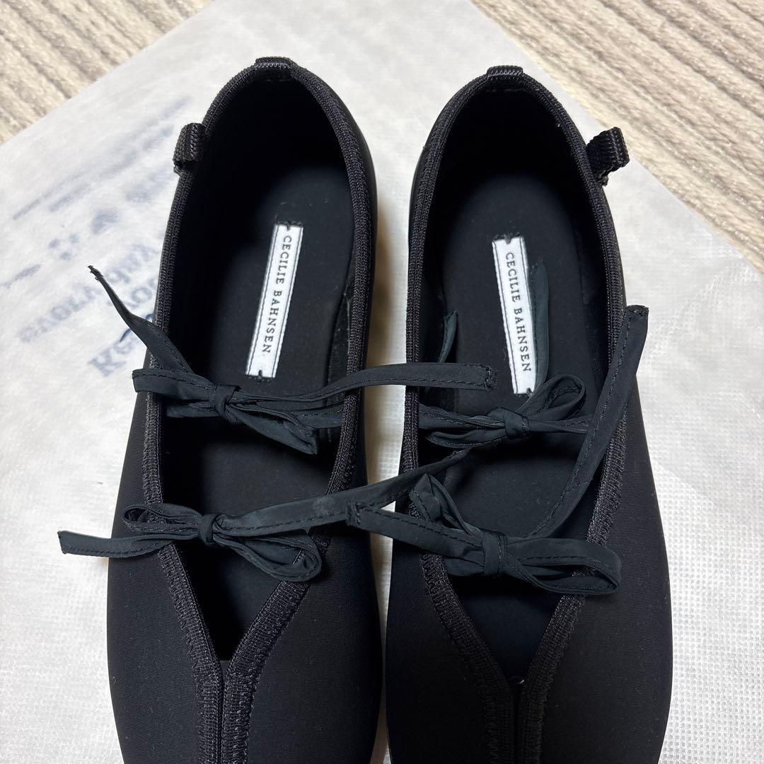 【CECILE BAHSEN】ブラックフラットシューズ