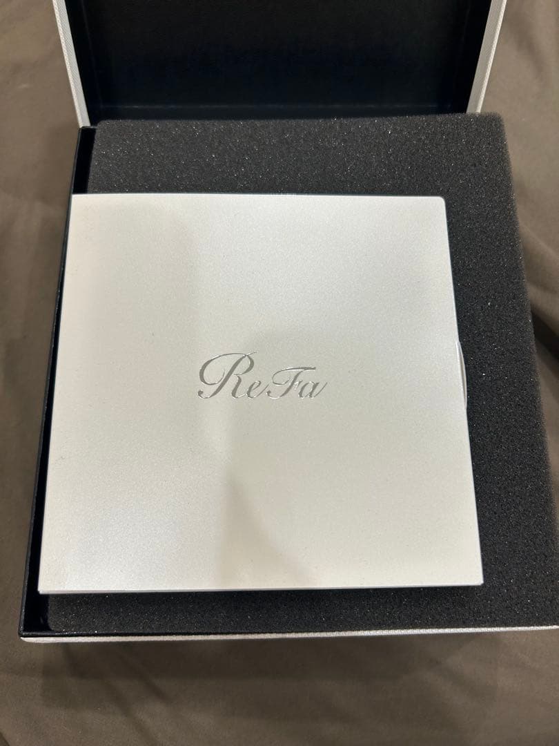 新品未使用！プレゼントに　リファカラットレイ RF-PC2019B 美顔ローラー