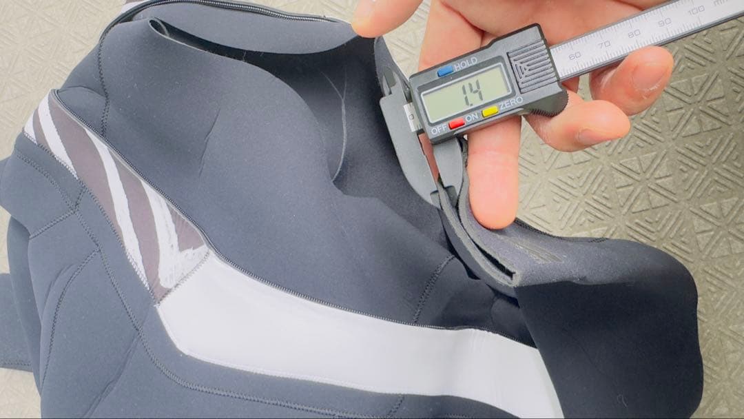 BILLABONG フルスーツ ML ブラック/ホワイト　値下げします