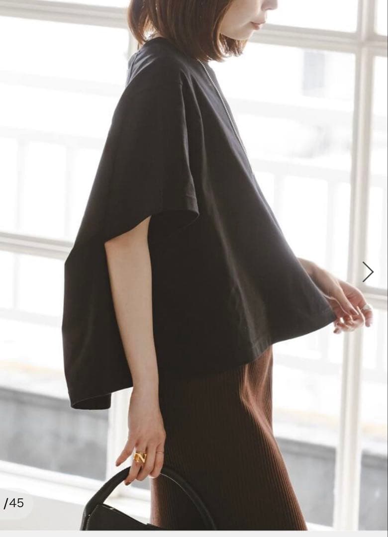 コグザビッグスモークJEMMA T-SHIRT BLACK