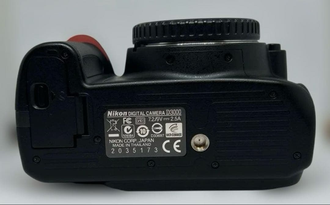 【美品】Nikon ニコン　D3000 デジタルカメラ ショット数　1857回