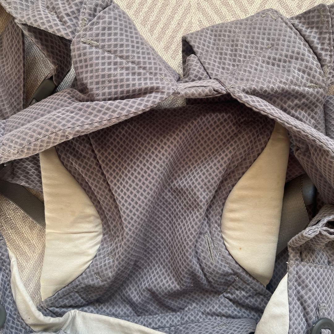 nuna 抱っこ紐　グレー　メッシュ　軽量