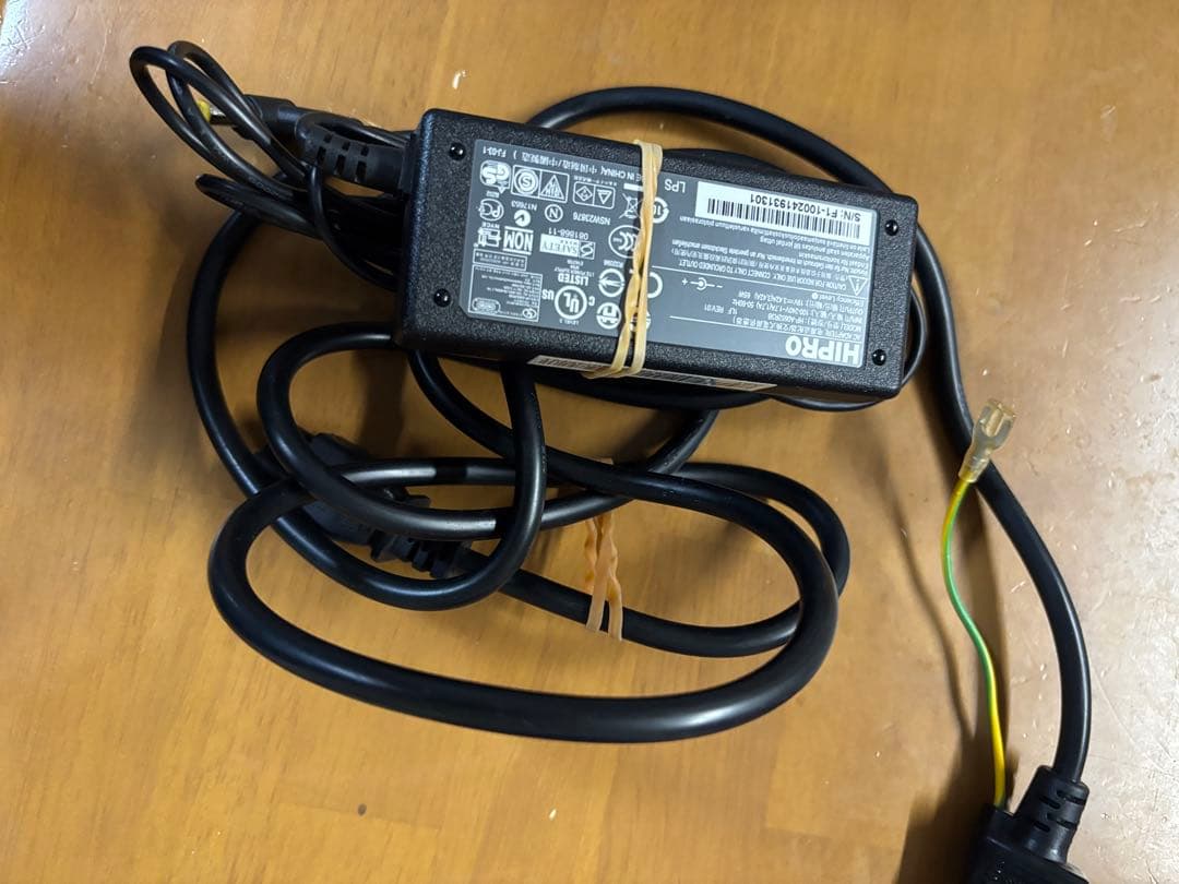 エイサー、2010年度モデル“フェラーリ公認”ノートPC