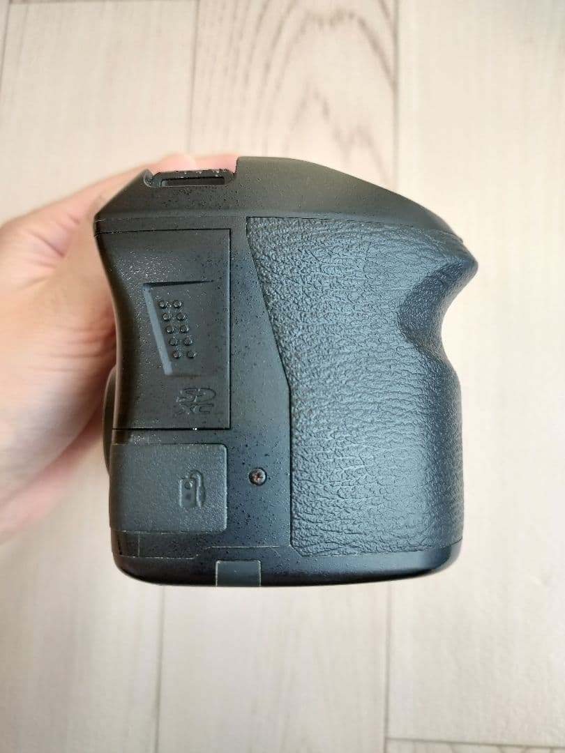 と*ろ様 PENTAX K-30 デジタル一眼レフカメラ 本体のみ(バッテリー付