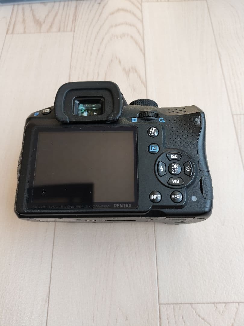 と*ろ様 PENTAX K-30 デジタル一眼レフカメラ 本体のみ(バッテリー付
