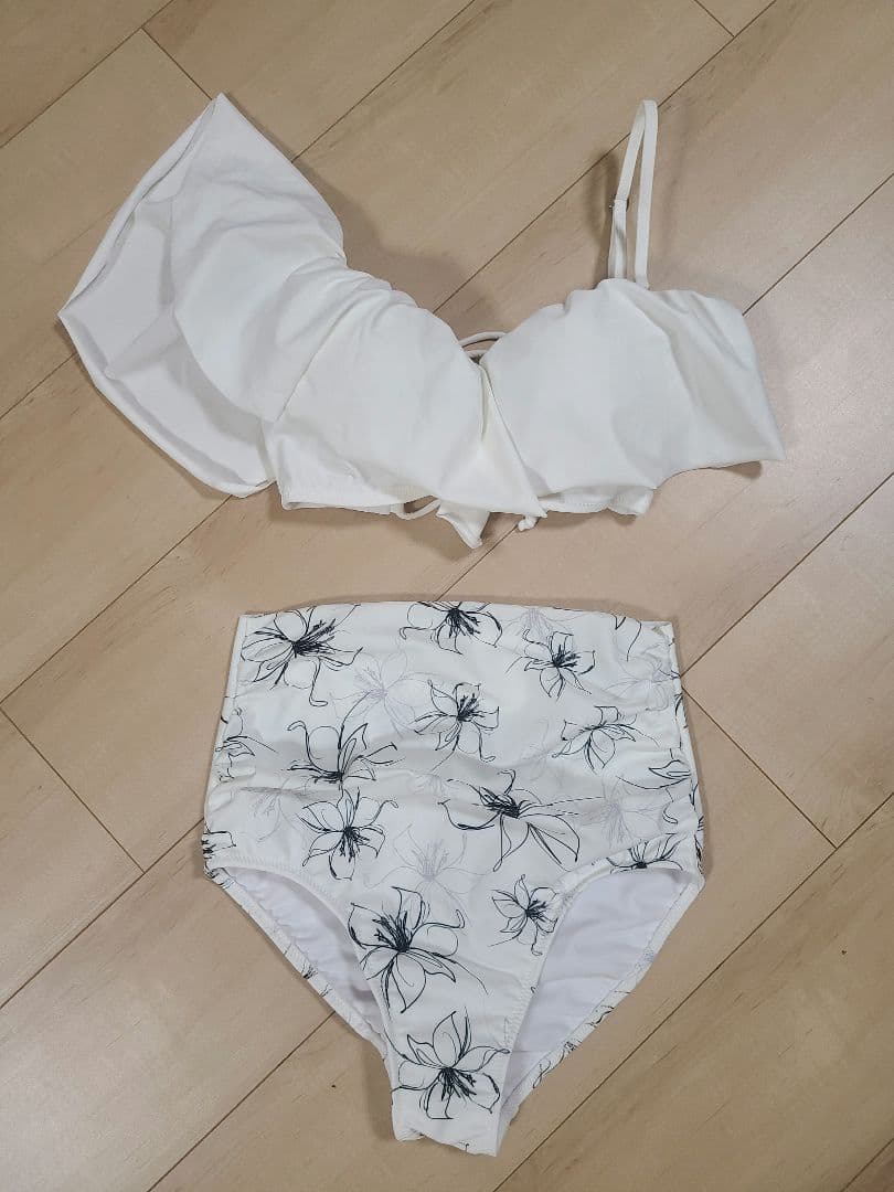 三愛　軽い着け心地でしっかり盛れる【楽盛り水着】　ワイヤービキニ　9M