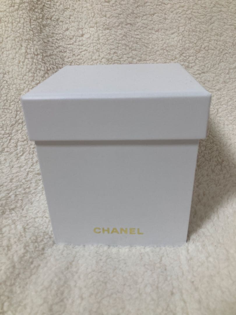 ヒ*ロ様 2025 CHANEL スノードーム