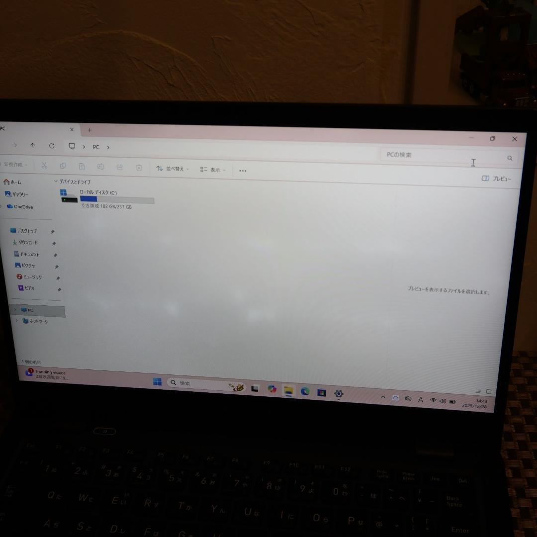 小型＆軽量Win11公式対応11世代Corei5/メ8G/SSD/無線/カメラ