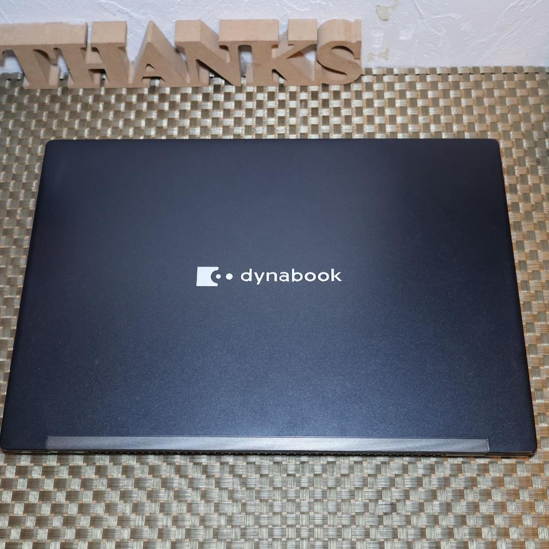 小型＆軽量Win11公式対応11世代Corei5/メ8G/SSD/無線/カメラ