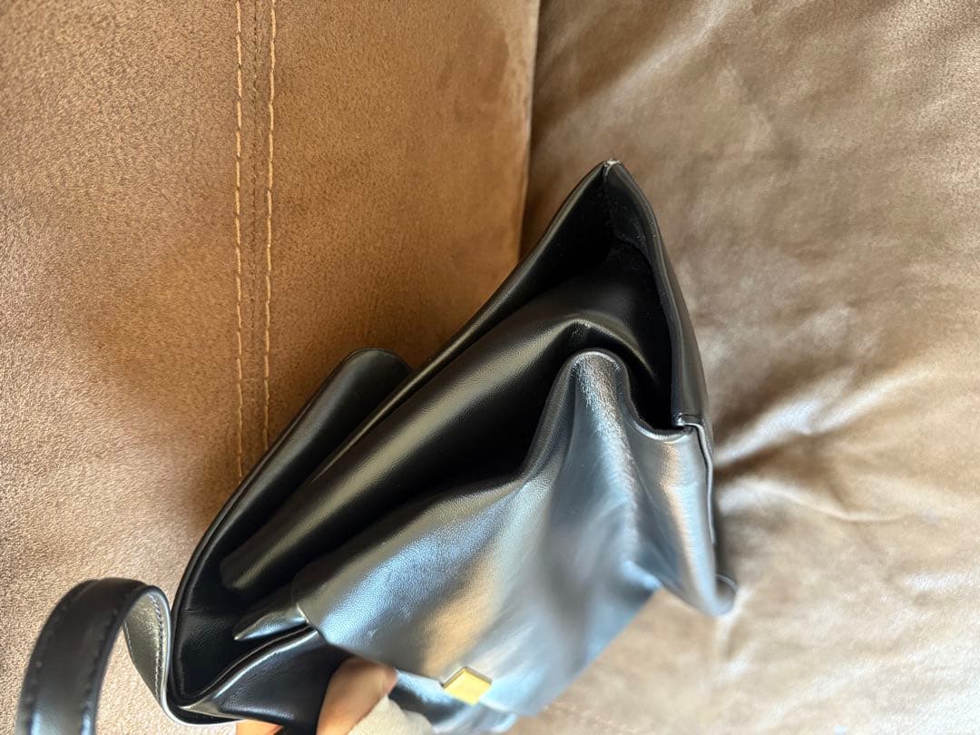 CHARLES & KEITH ケリー トップハンドルサッチェルバッグ