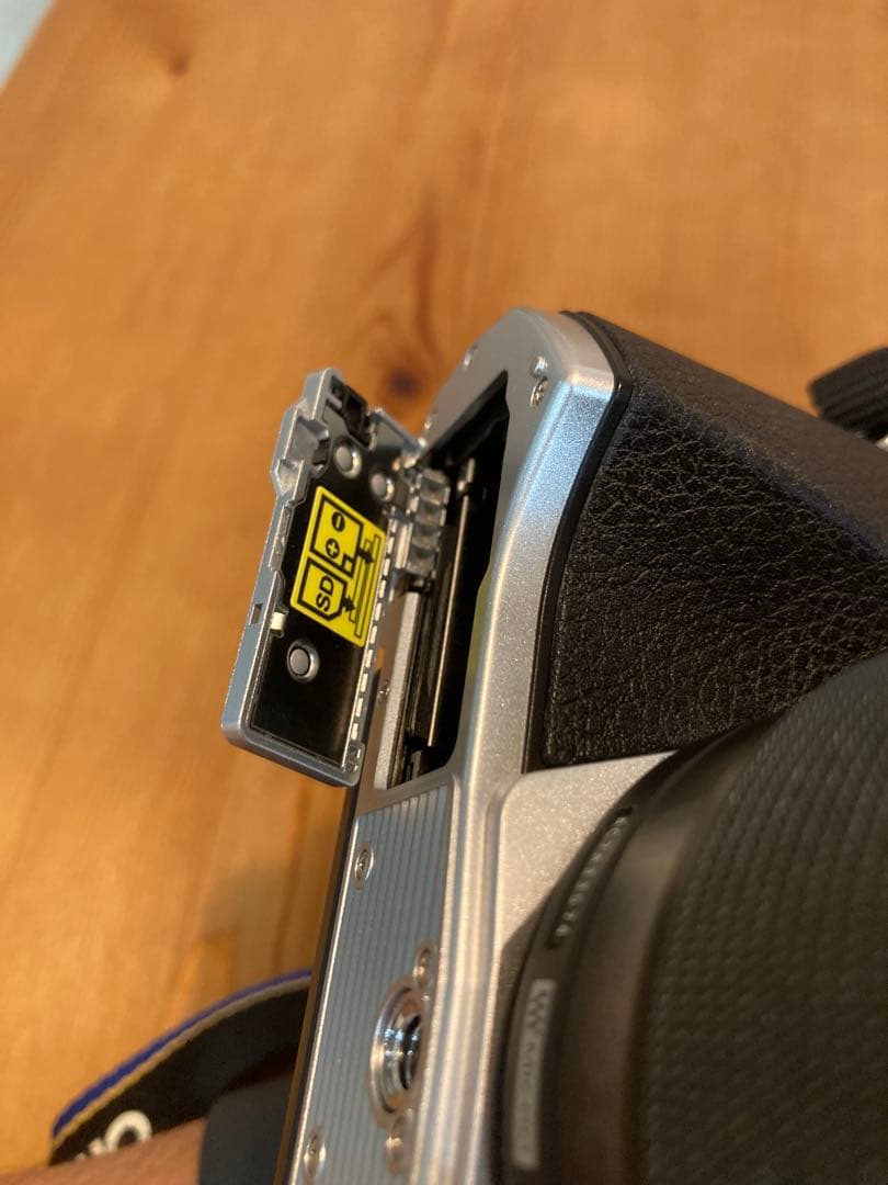 デジタルカメラ OLYMPUS OM-D E-M10 Mark II + 14-150mm