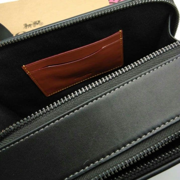 新作　新品　COACH　ワイアット クロスボディ バッグ・ショルダーバッグ