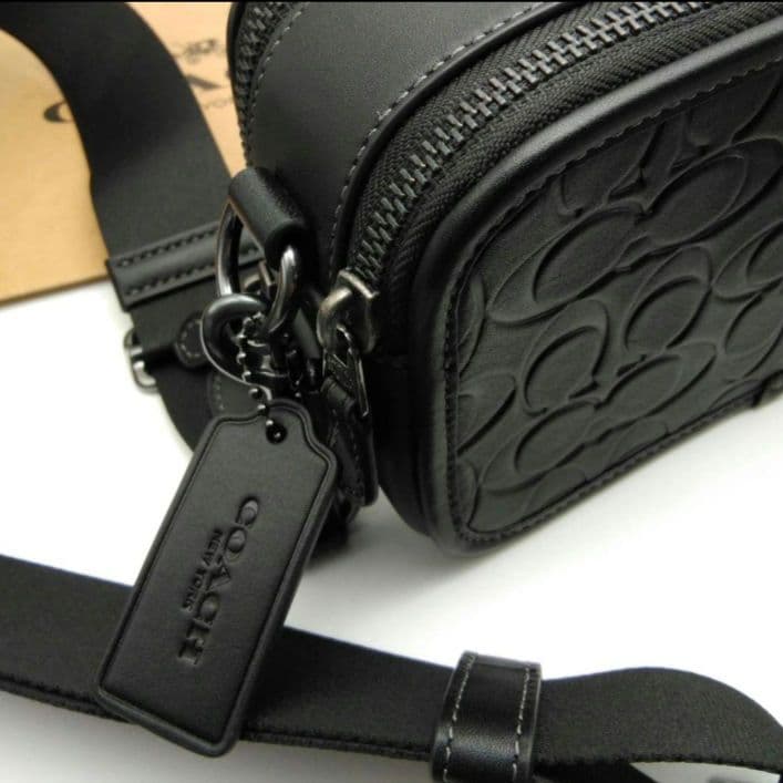 新作　新品　COACH　ワイアット クロスボディ バッグ・ショルダーバッグ