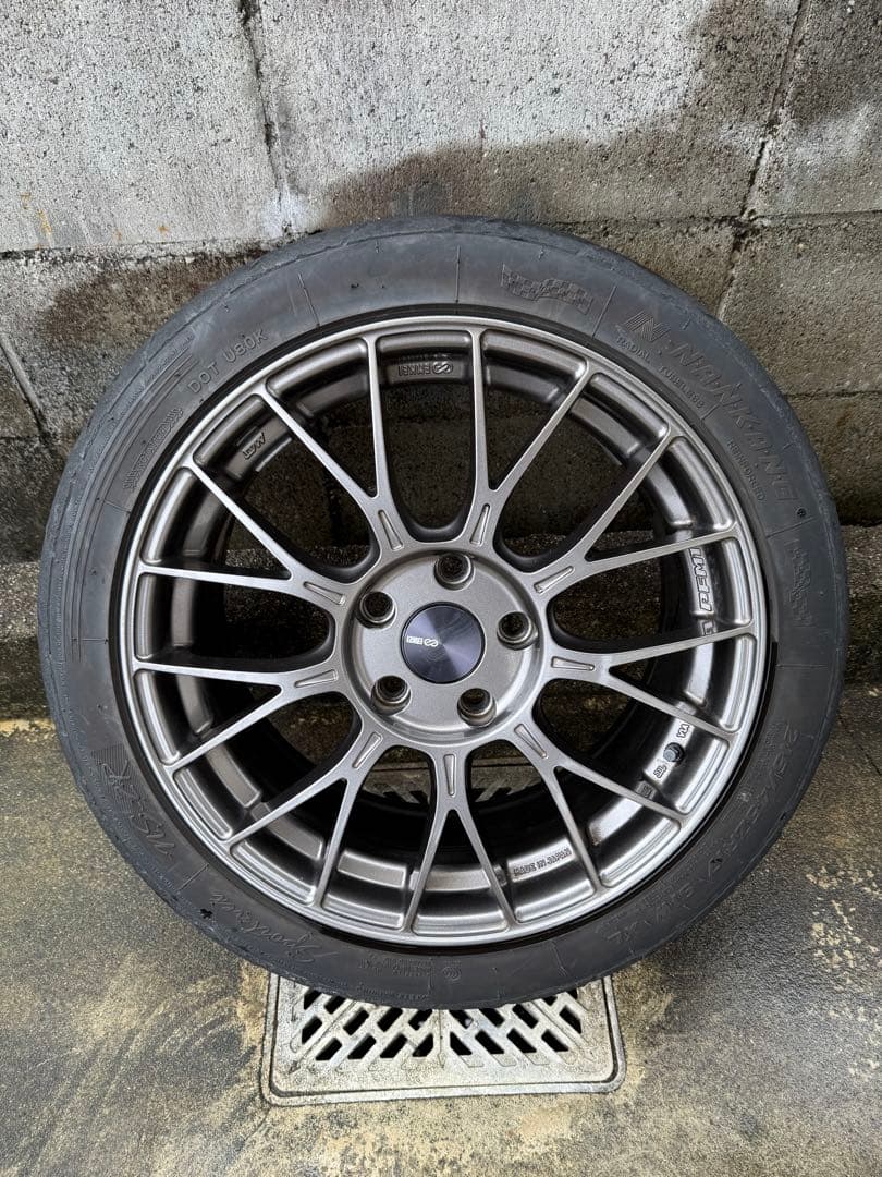 【ぽけ】ENKEI PFM1 17インチ7.5j 114.3 +48 5H