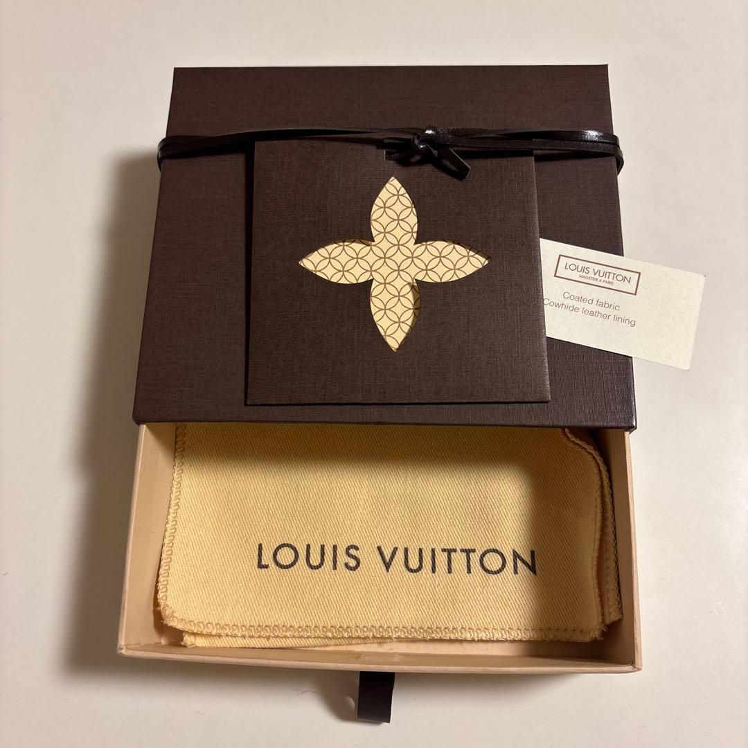 極美品　ルイヴィトン　モノグラム　ポルトモネロン　丸型　ケース