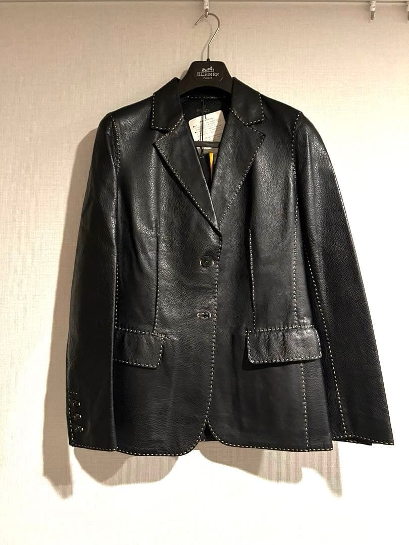 S*e様 FENDI 黒レザージャケット ステッチデザイン　新品未使用