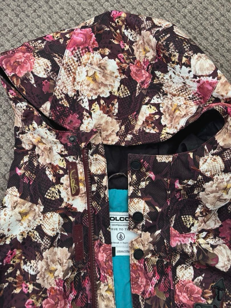 【上下セット】ボルコム 花柄レディース スノーボードウェア
