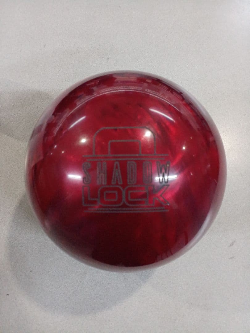 Shadow Lock™ Red ボウリングボール 15ポンド