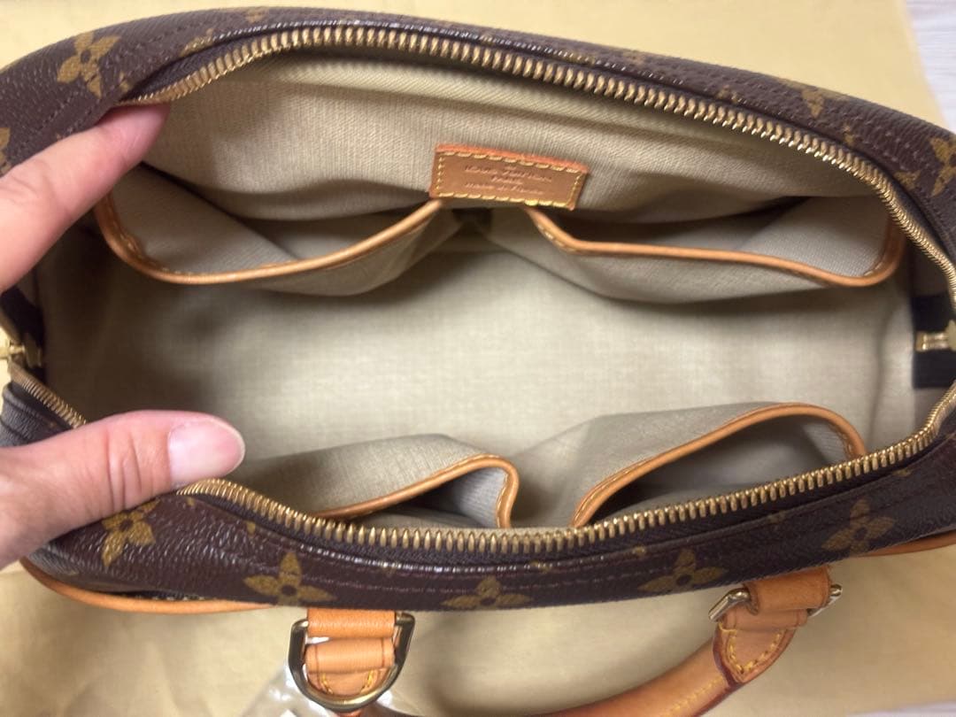 LOUIS VUITTON モノグラム トゥルーヴィル　ハンドバッグ