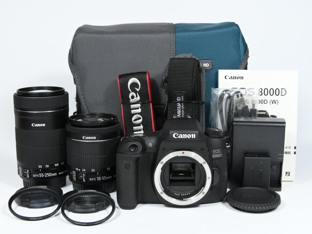 【ほぼ新品】 Canon EOS 8000D ダブルズームキット《SC数279》