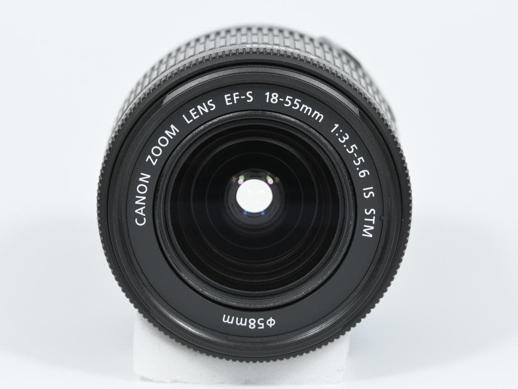 【ほぼ新品】 Canon EOS 8000D ダブルズームキット《SC数279》