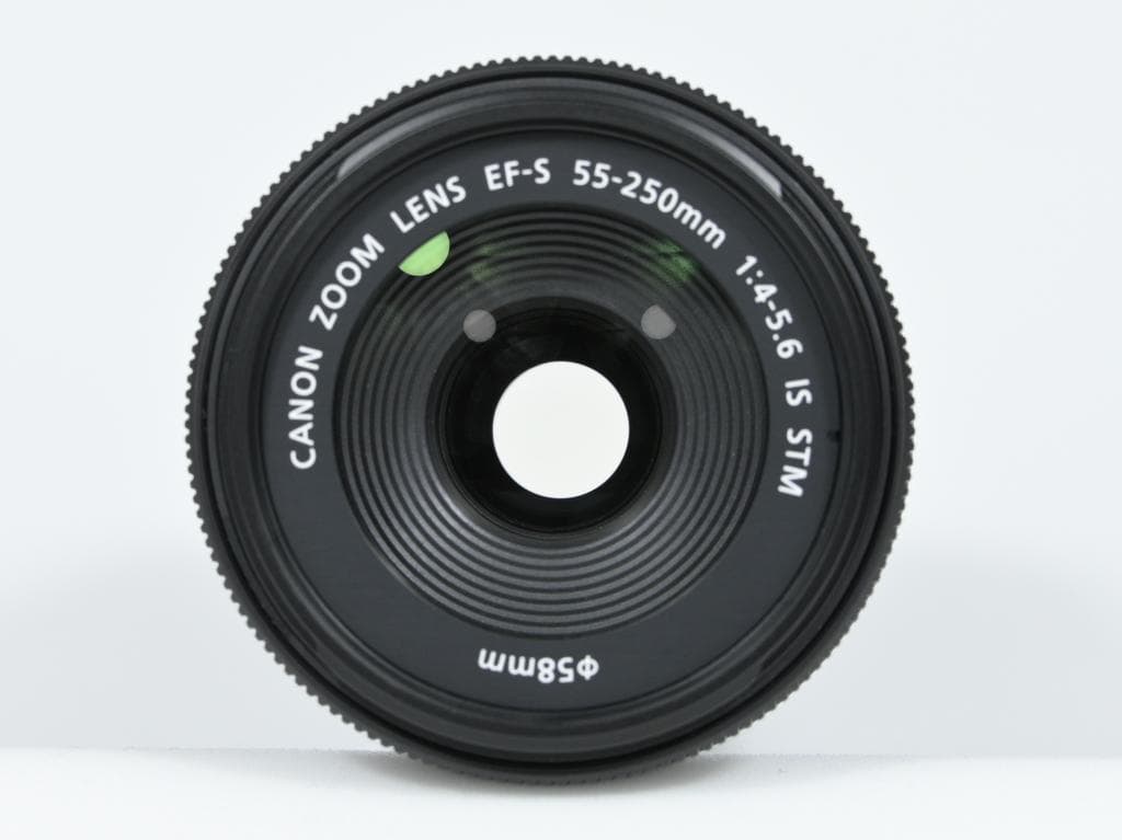 【ほぼ新品】 Canon EOS 8000D ダブルズームキット《SC数279》