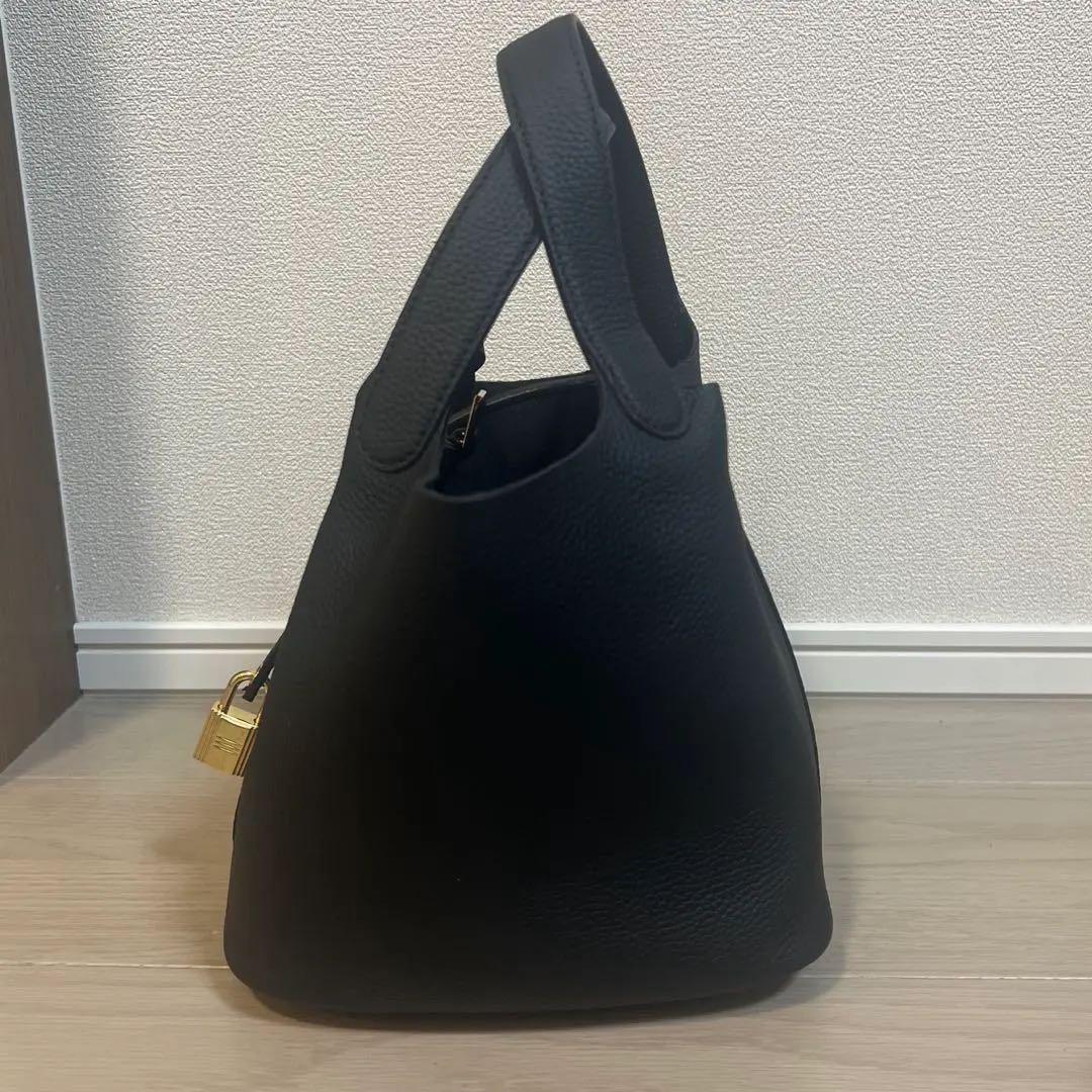 本革✨高級　キューブバッグ PM ハンドバッグ 黒　ブラック×ゴールド