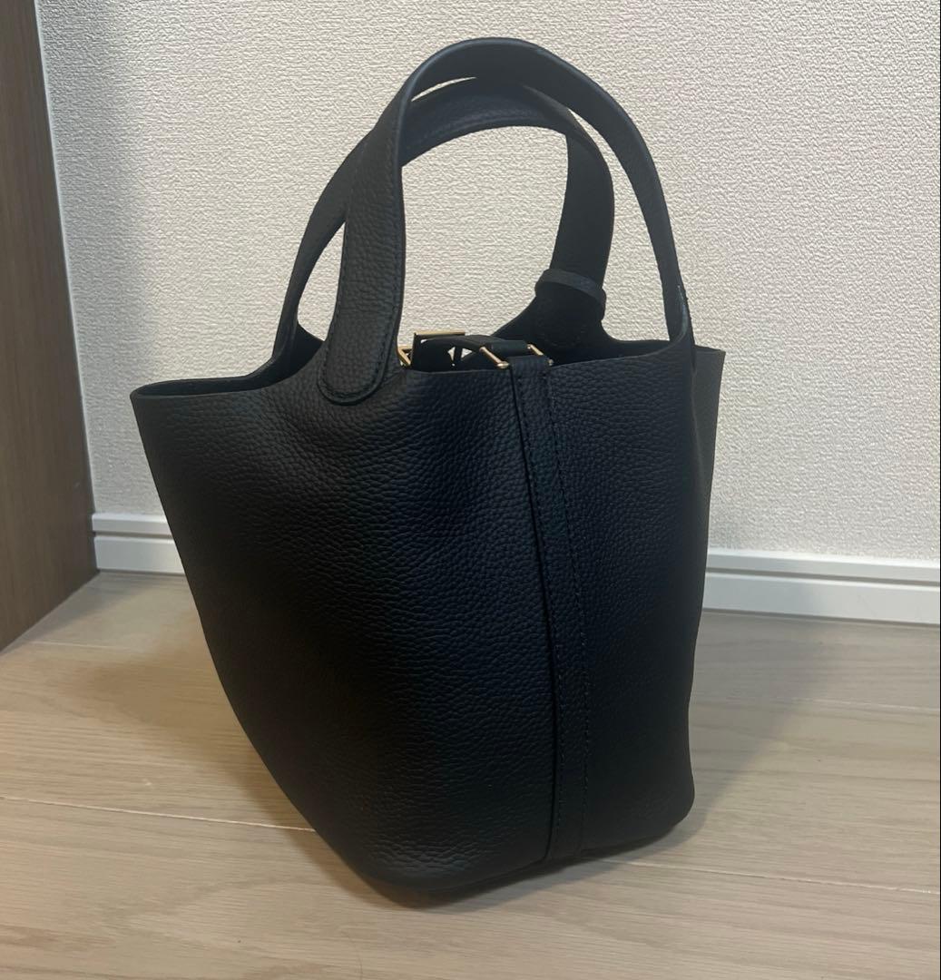 本革✨高級　キューブバッグ PM ハンドバッグ 黒　ブラック×ゴールド