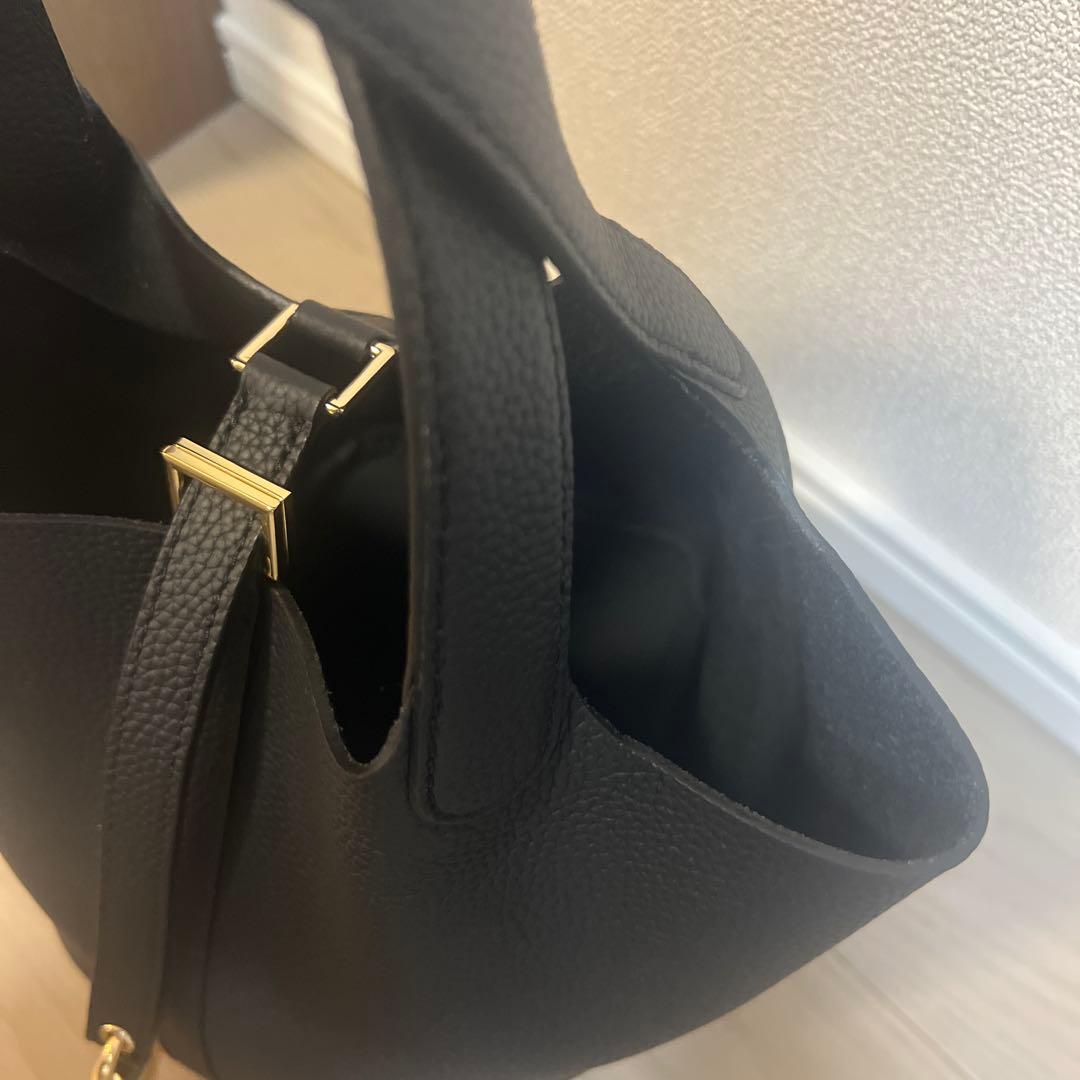 本革✨高級　キューブバッグ PM ハンドバッグ 黒　ブラック×ゴールド